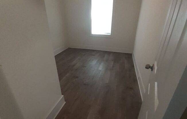 2 beds, 1 bath, $1,200