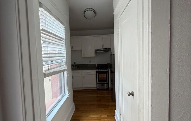 Studio, 1 bath, 300 sqft, $1,750, Unit 412