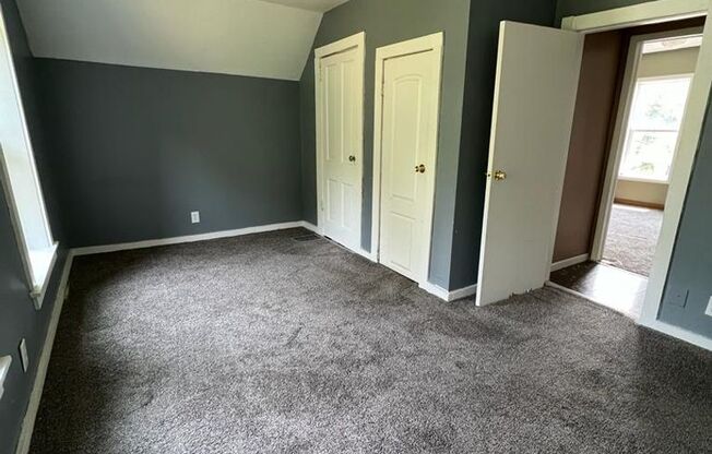 2 beds, 1 bath, $1,200