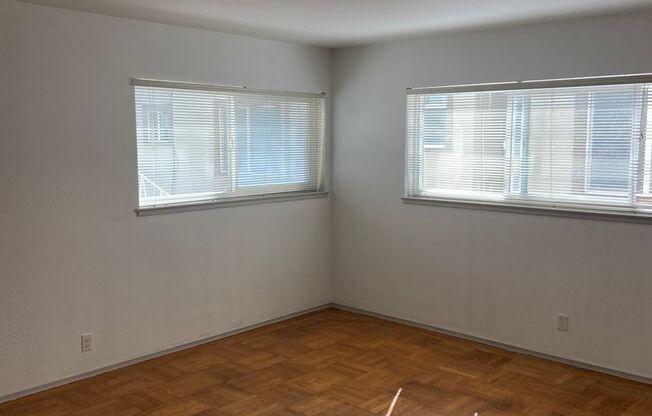 One bedroom one bathroom available now Burlingame