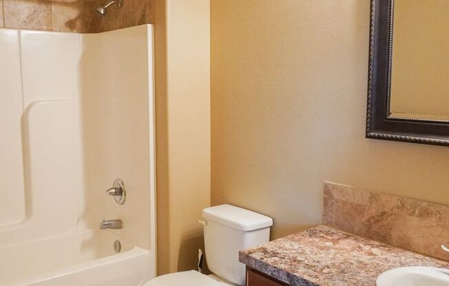3-Bed Duplex w Garage + Fenced Yard
