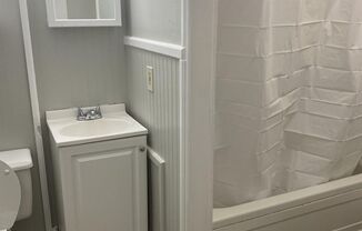 Cute 2 bedroom 1 bath