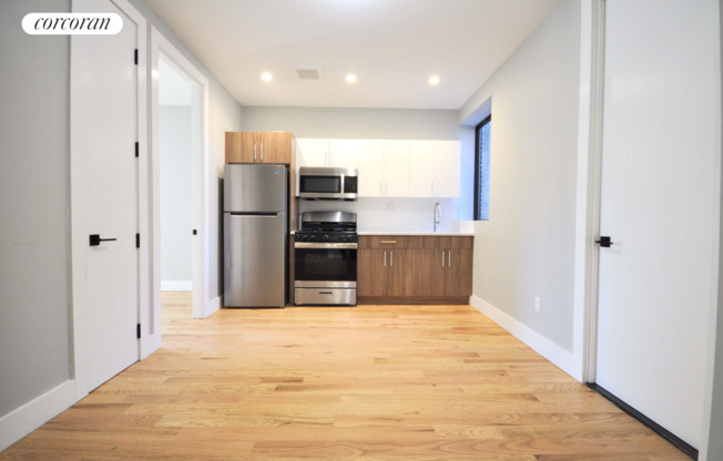 4 beds, 1 bath, $3,995, Unit 1B