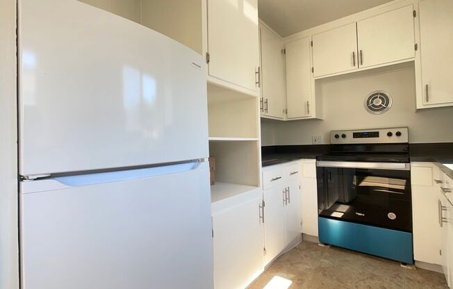 1 bed, 1 bath, 700 sqft, $2,300, Unit 20