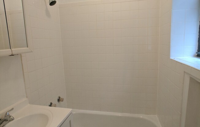 505 W Belmont Ave #