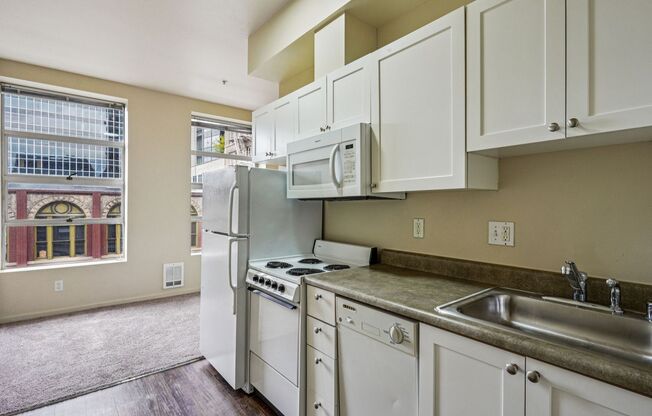 Studio, 1 bath, 252 sqft, $950, Unit 807