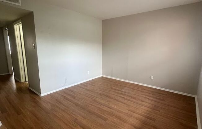 2 beds, 1 bath, 750 sqft, $1,000, Unit K708 - 307 - 109