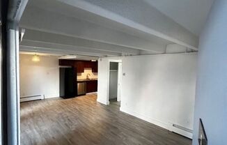 2 beds, 1 bath, 842 sqft, $1,350, Unit Apt 5