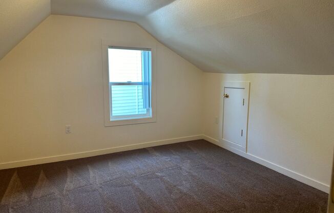 3 beds, 1 bath, 1,500 sqft, $1,895, Unit HOME