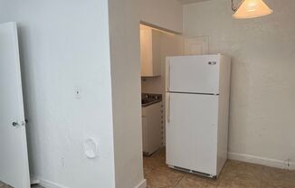 1 bed, 1 bath, 504 sqft, $850, Unit 879 Campus Circle unit 2