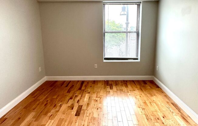 1 bed, 1 bath, 670 sqft, $1,850, Unit 231