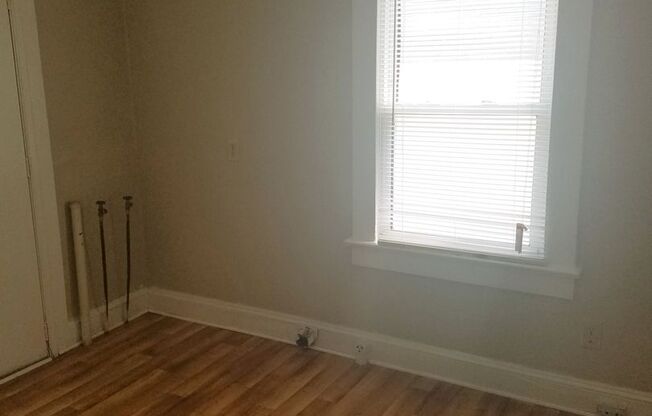 2 beds, 1 bath, 756 sqft, $800, Unit 300-A