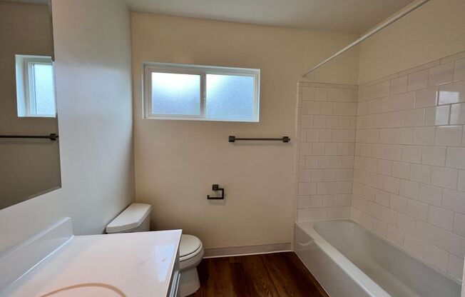 1 bed, 1 bath, 650 sqft, $2,395, Unit A