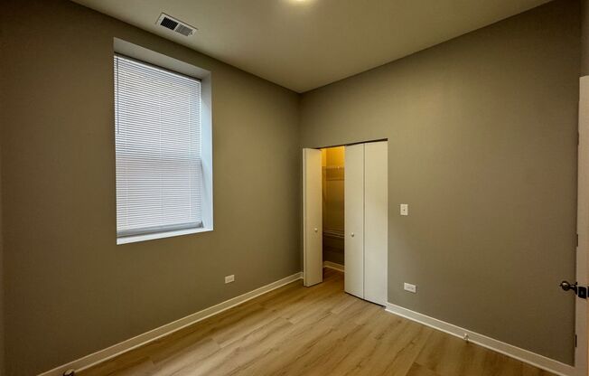 2 beds, 1 bath, $1,950, Unit 4007 #E