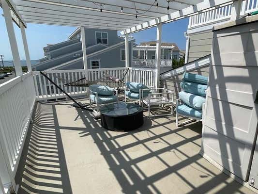 140 COMPASS PL