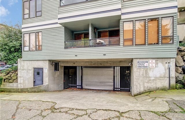 Remodeled 2 Bed 1.75 Bath Condo in Capitol Hill