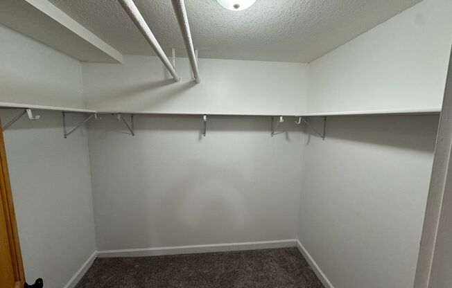 1 bed, 1 bath, 650 sqft, $1,049, Unit Unit 6