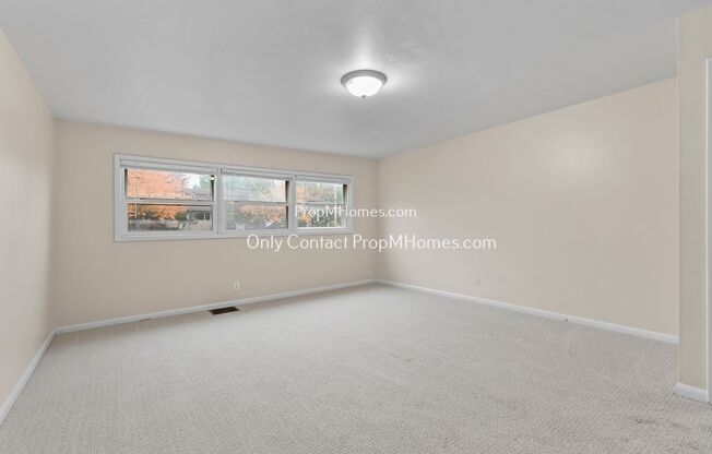 2 beds, 1 bath, $1,849, Unit 6315 E Burnside Street Unit 1