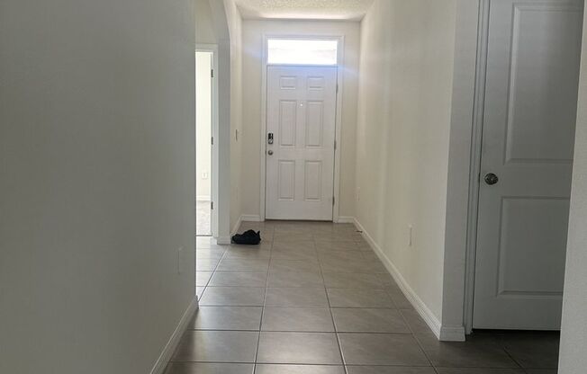 Gorgeous 3-Bedroom, 2-Bathroom Townhouse in Bradenton (JUST REDUCED!!!)