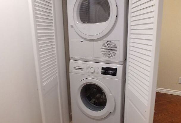 1 bed, 1 bath, 890 sqft, $2,550, Unit 114