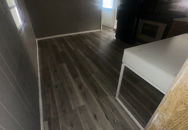 1895 NORTH TAMIAMI TRAIL