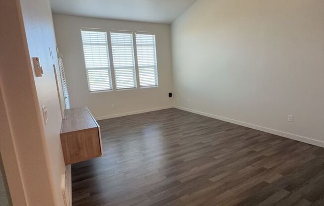 Charming 1-Bedroom Condo in Desirable NW Portland – In-Unit Laundry & Extra Storage!