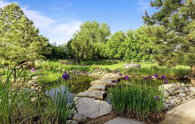 Boulder's Finest in Luxury living - 6 bedrooms and 9.5 bathrooms with 260º Views of the Mountains