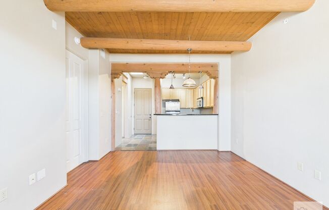 Gorgeous Unfurnished 1 bedroom, 1 bath in Desirable Neighborhood