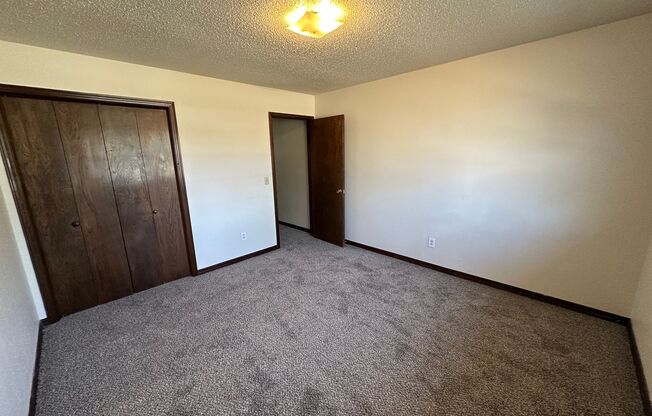 2 beds, 1 bath, $950