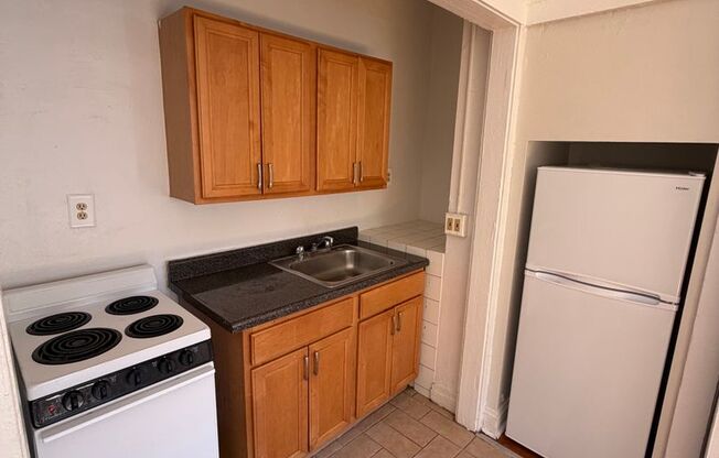 Studio, 1 bath, $1,000, Unit 322
