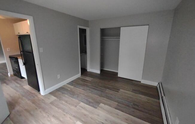 1 bed, 1 bath, 595 sqft, $825, Unit 43