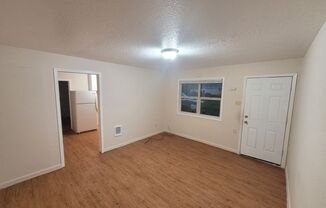 1 bed, 1 bath, $825, Unit Unit 283 1/2