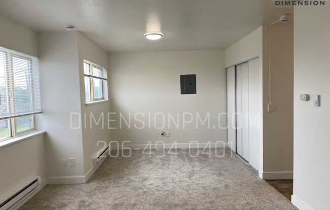 Studio, 1 bath, 563 sqft, $875, Unit Unit 300