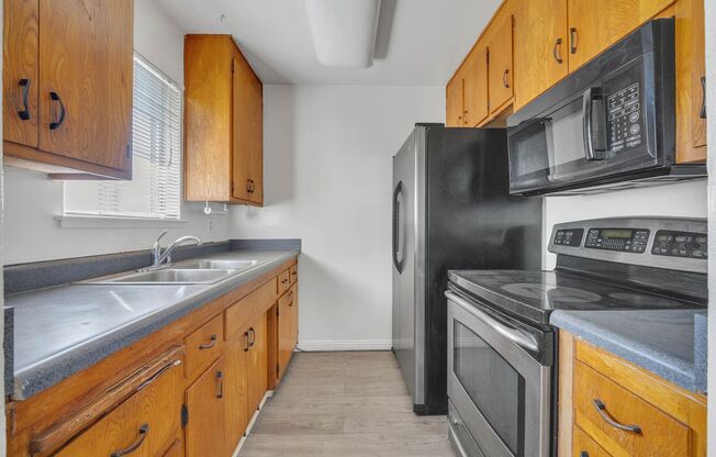 2 beds, 1 bath, $1,600