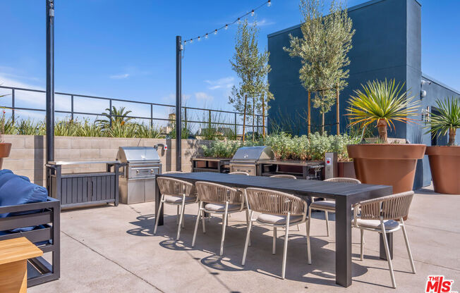 Studio, 1 bath, 655 sqft, $2,480, Unit 727