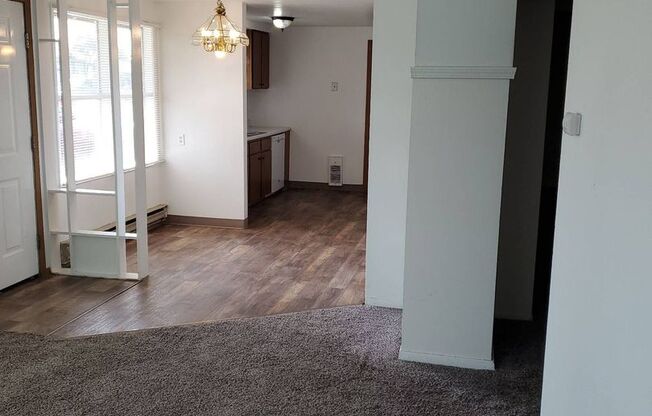 3 beds, 1 bath, $1,595