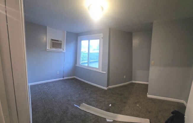 3 beds, 1 bath, 3,003 sqft, $3,200, Unit 1