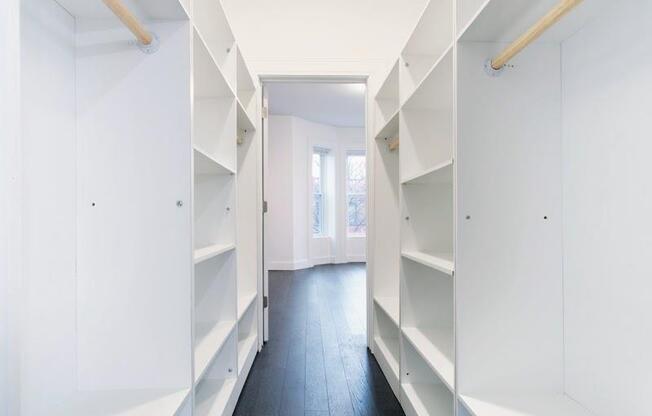 359 E 25 ST