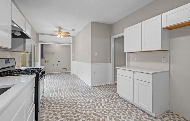 2 beds, 1 bath, $1,995