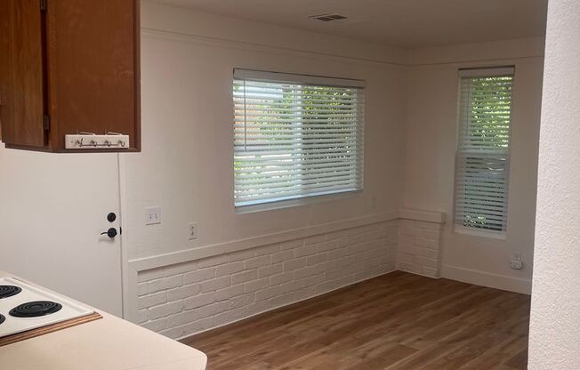 Great 1 bedroom 1 bathroom cottage on wooded lot in Citrus Heights