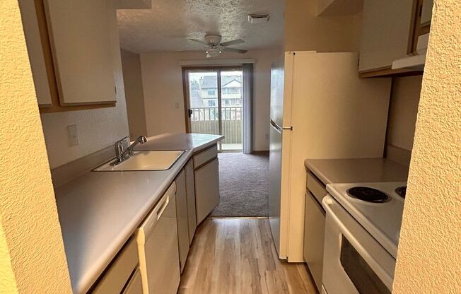 2 beds, 1 bath, 902 sqft, $1,150, Unit W - 057