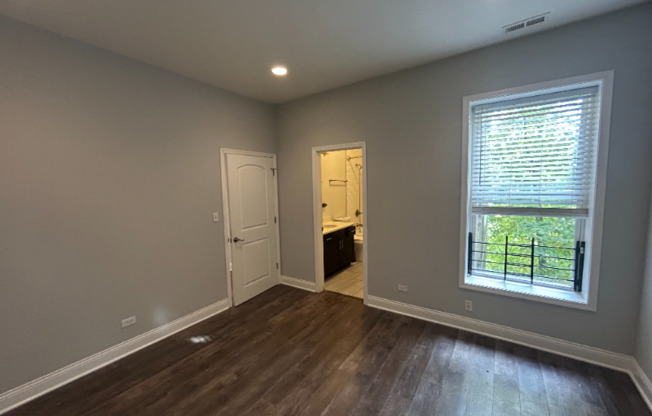 4512 14 S CALUMET CMN