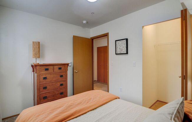 2 beds, 2 baths, 886 sqft, $2,095, Unit H302