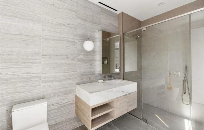 517 W 29 ST