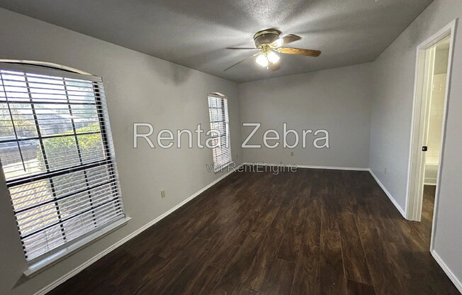 2949 LAWNDALE DR