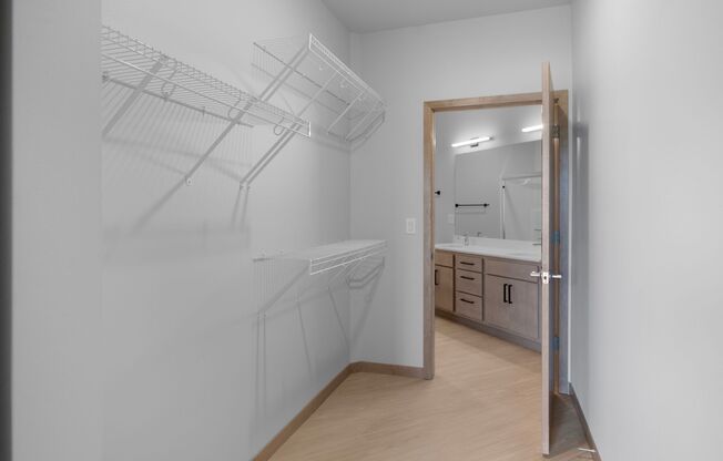 3 beds, 2 baths, 1,277 sqft, $3,200, Unit 215