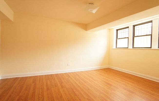 2 beds, 1 bath, 949 sqft, $2,095, Unit 2520-G