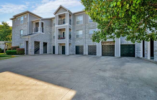 Garages and covered parking at Greysons Gate in North Dallas, TX. For Rent, Now leasing 1, 2 and 3 bedroom apartments.