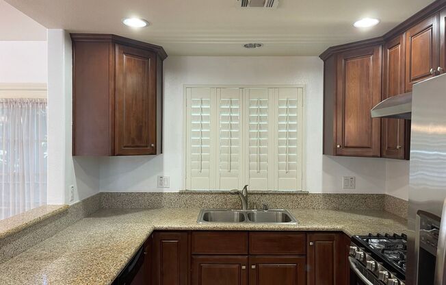 San Gabriel 3 beds 2.5 bathrooms for lease