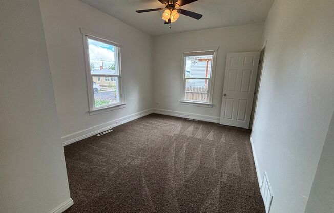 Amazing updated 4 bedroom Magna home is a must see!!